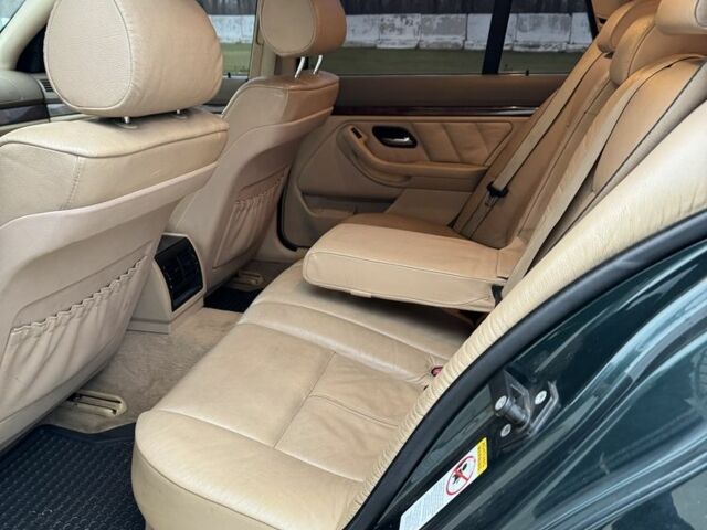 Зеленый БМВ 5 Серия, объемом двигателя 2.5 л и пробегом 326 тыс. км за 4400 $, фото 10 на Automoto.ua