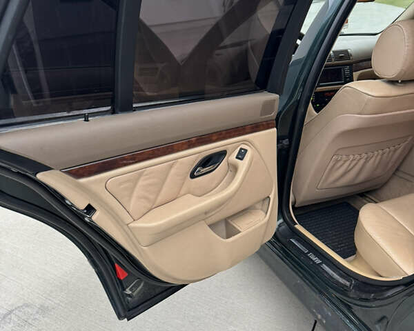 Зеленый БМВ 5 Серия, объемом двигателя 2.5 л и пробегом 326 тыс. км за 4400 $, фото 12 на Automoto.ua