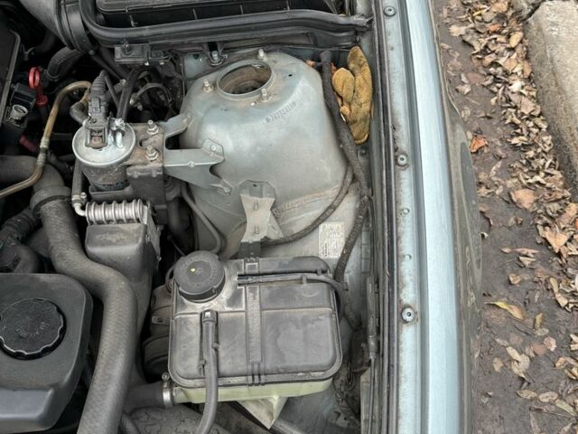 Зеленый БМВ 5 Серия, объемом двигателя 2.5 л и пробегом 400 тыс. км за 2400 $, фото 3 на Automoto.ua