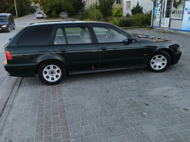 Зеленый БМВ 5 Серия, объемом двигателя 2.5 л и пробегом 443 тыс. км за 3600 $, фото 3 на Automoto.ua