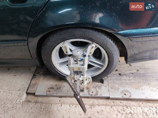 Зеленый БМВ 5 Серия, объемом двигателя 2.5 л и пробегом 527 тыс. км за 10500 $, фото 69 на Automoto.ua