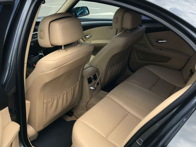 Серый БМВ 520, объемом двигателя 2 л и пробегом 340 тыс. км за 9700 $, фото 3 на Automoto.ua