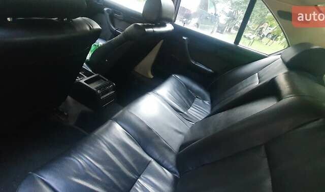 Синій БМВ 525, об'ємом двигуна 2.5 л та пробігом 250 тис. км за 3000 $, фото 6 на Automoto.ua