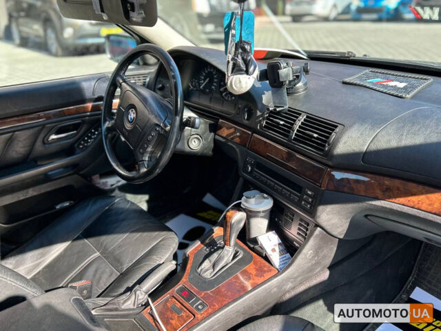 Черный БМВ 530, объемом двигателя 3 л и пробегом 320 тыс. км за 5600 $, фото 15 на Automoto.ua