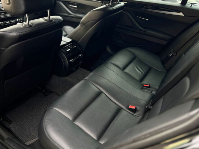 Черный БМВ 530, объемом двигателя 3 л и пробегом 267 тыс. км за 22999 $, фото 16 на Automoto.ua