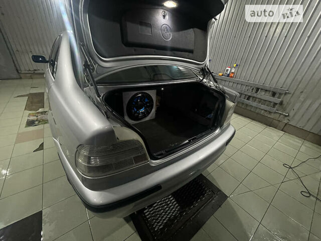 Серый БМВ 530, объемом двигателя 3 л и пробегом 200 тыс. км за 6200 $, фото 10 на Automoto.ua