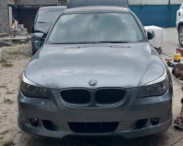 Серый БМВ 530, объемом двигателя 3 л и пробегом 364 тыс. км за 7250 $, фото 1 на Automoto.ua