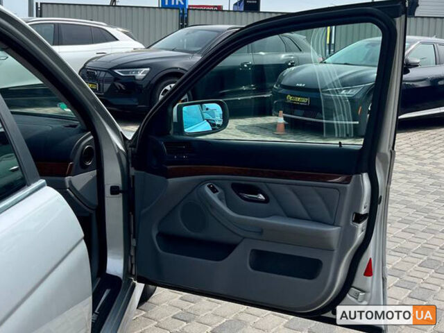 Сірий БМВ 530, об'ємом двигуна 3 л та пробігом 280 тис. км за 5800 $, фото 27 на Automoto.ua