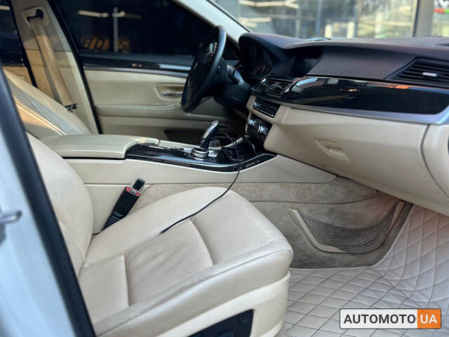 Белый БМВ 535, объемом двигателя 3 л и пробегом 240 тыс. км за 13500 $, фото 11 на Automoto.ua