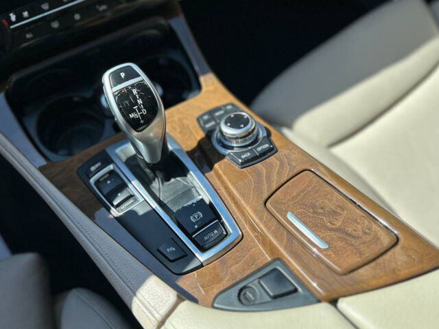 Сірий БМВ 535, об'ємом двигуна 3 л та пробігом 250 тис. км за 15450 $, фото 13 на Automoto.ua