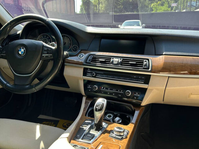Сірий БМВ 535, об'ємом двигуна 3 л та пробігом 250 тис. км за 15450 $, фото 16 на Automoto.ua