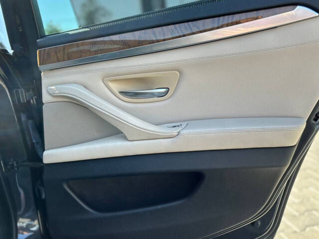 Сірий БМВ 535, об'ємом двигуна 3 л та пробігом 250 тис. км за 15450 $, фото 19 на Automoto.ua