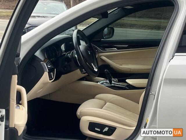 Белый БМВ 540, объемом двигателя 3 л и пробегом 53 тыс. км за 31000 $, фото 7 на Automoto.ua