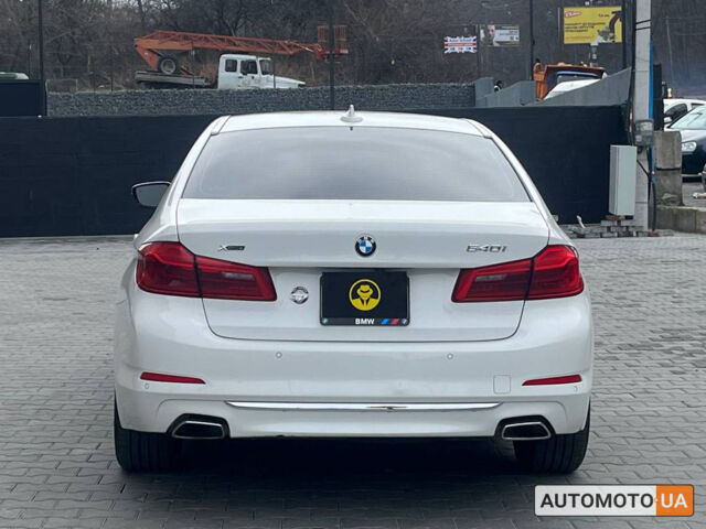 Белый БМВ 540, объемом двигателя 3 л и пробегом 53 тыс. км за 31000 $, фото 4 на Automoto.ua