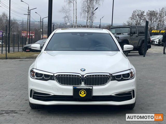 Белый БМВ 540, объемом двигателя 3 л и пробегом 53 тыс. км за 31000 $, фото 1 на Automoto.ua