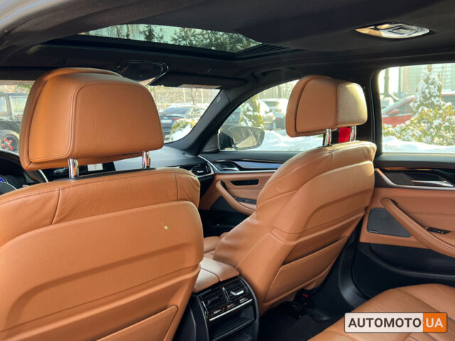 Сірий БМВ 540, об'ємом двигуна 3 л та пробігом 107 тис. км за 36600 $, фото 18 на Automoto.ua