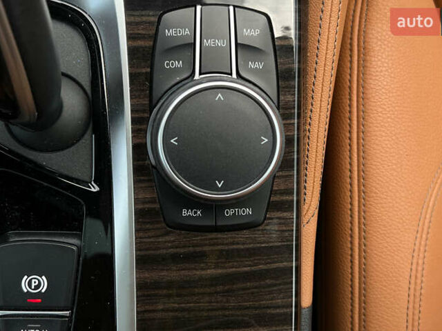 Серый БМВ 6 Серия ГТ, объемом двигателя 3 л и пробегом 54 тыс. км за 35900 $, фото 18 на Automoto.ua