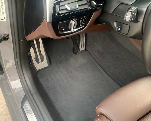 Серый БМВ 6 Серия ГТ, объемом двигателя 3 л и пробегом 97 тыс. км за 47500 $, фото 2 на Automoto.ua