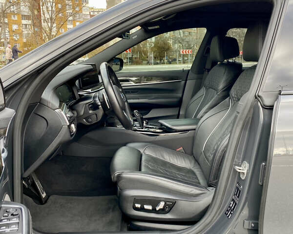 Сірий БМВ 6 Серія ГТ, об'ємом двигуна 3 л та пробігом 54 тис. км за 64000 $, фото 29 на Automoto.ua