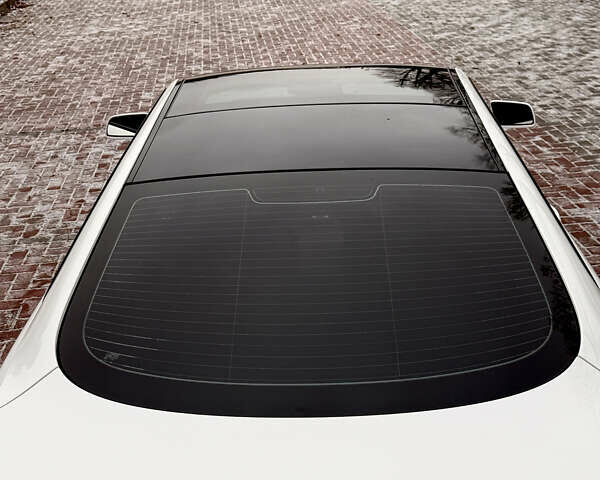 Білий БМВ 6 Серія, об'ємом двигуна 3 л та пробігом 235 тис. км за 10000 $, фото 40 на Automoto.ua