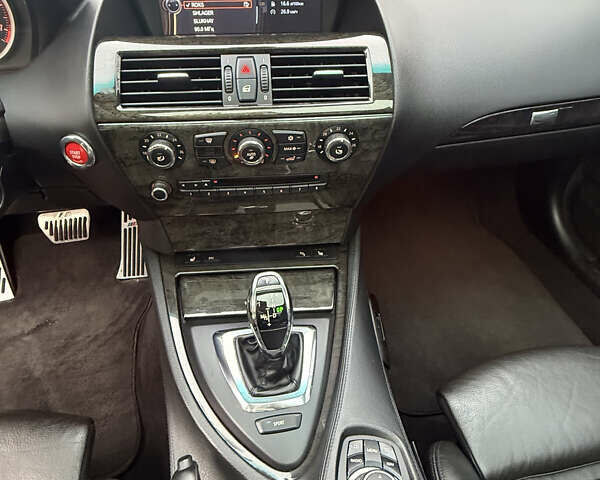 Білий БМВ 6 Серія, об'ємом двигуна 3 л та пробігом 235 тис. км за 10000 $, фото 45 на Automoto.ua