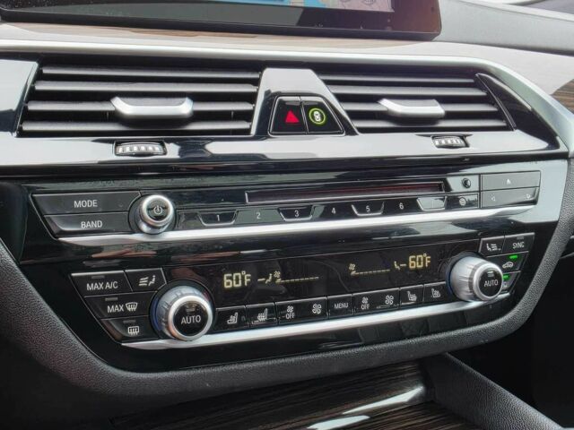 Черный БМВ 6 Серия, объемом двигателя 3 л и пробегом 37 тыс. км за 10200 $, фото 12 на Automoto.ua