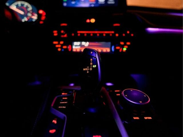 Красный БМВ 6 Серия, объемом двигателя 3 л и пробегом 142 тыс. км за 37500 $, фото 20 на Automoto.ua