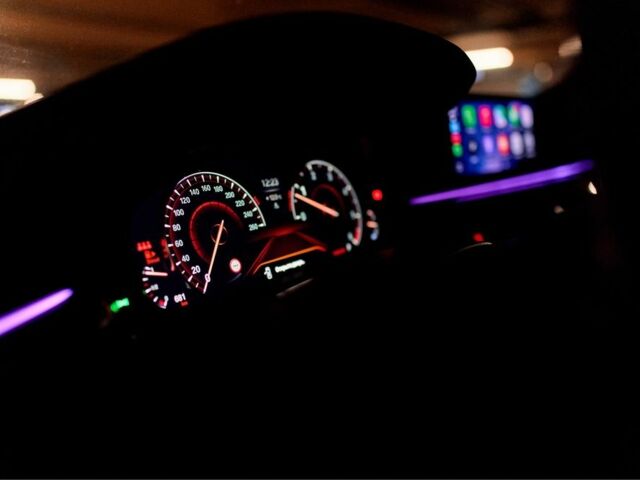 Красный БМВ 6 Серия, объемом двигателя 3 л и пробегом 142 тыс. км за 37500 $, фото 18 на Automoto.ua