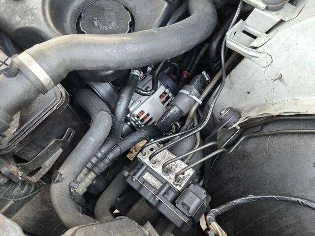 Серый БМВ 6 Серия, объемом двигателя 3 л и пробегом 200 тыс. км за 5241 $, фото 6 на Automoto.ua