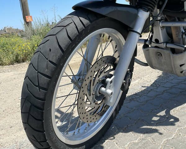 Серый БМВ 650, объемом двигателя 0.65 л и пробегом 54 тыс. км за 3800 $, фото 11 на Automoto.ua