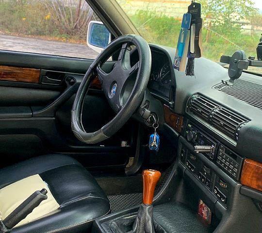 Белый БМВ 7 Серия, объемом двигателя 3 л и пробегом 0 тыс. км за 2100 $, фото 3 на Automoto.ua