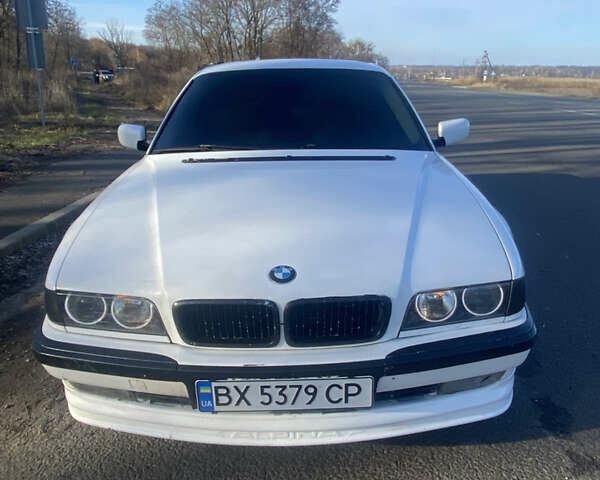 Белый БМВ 7 Серия, объемом двигателя 2.99 л и пробегом 425 тыс. км за 3600 $, фото 1 на Automoto.ua