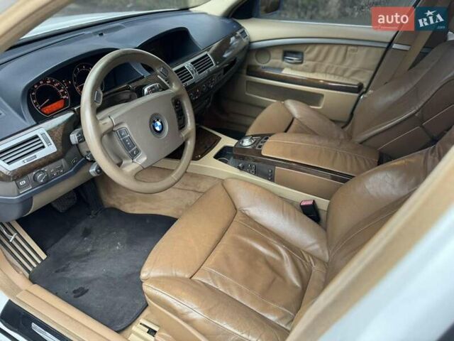 Белый БМВ 7 Серия, объемом двигателя 4.4 л и пробегом 317 тыс. км за 4499 $, фото 6 на Automoto.ua