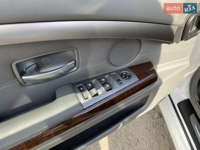 Белый БМВ 7 Серия, объемом двигателя 4.8 л и пробегом 153 тыс. км за 8400 $, фото 29 на Automoto.ua