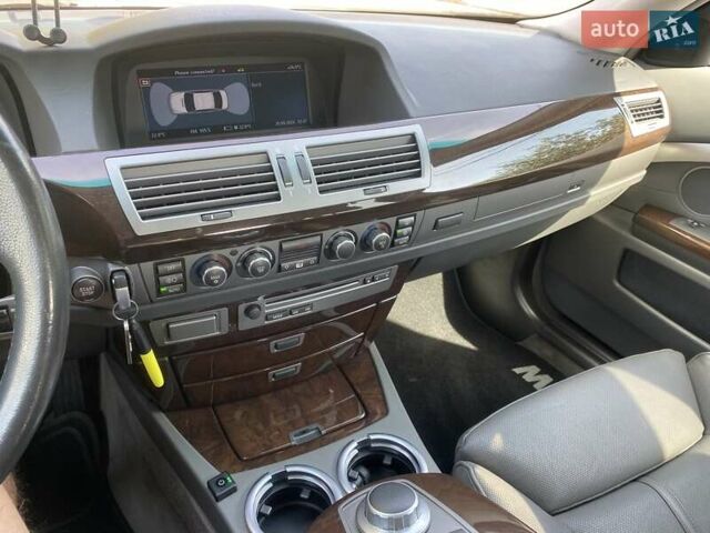 Белый БМВ 7 Серия, объемом двигателя 4.8 л и пробегом 153 тыс. км за 8400 $, фото 36 на Automoto.ua