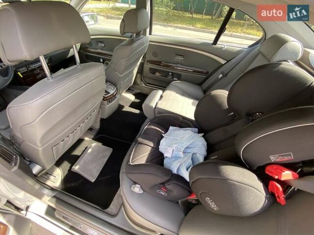 Белый БМВ 7 Серия, объемом двигателя 4.8 л и пробегом 153 тыс. км за 8400 $, фото 23 на Automoto.ua