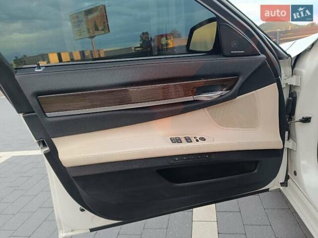 Белый БМВ 7 Серия, объемом двигателя 4.39 л и пробегом 268 тыс. км за 9500 $, фото 42 на Automoto.ua
