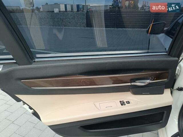 Белый БМВ 7 Серия, объемом двигателя 4.39 л и пробегом 268 тыс. км за 9500 $, фото 12 на Automoto.ua
