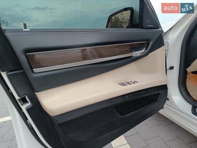 Белый БМВ 7 Серия, объемом двигателя 4.39 л и пробегом 268 тыс. км за 9500 $, фото 57 на Automoto.ua