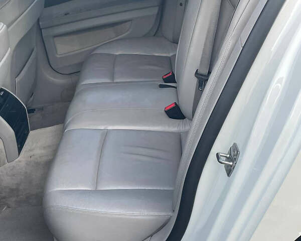 Белый БМВ 7 Серия, объемом двигателя 2.99 л и пробегом 320 тыс. км за 13000 $, фото 3 на Automoto.ua