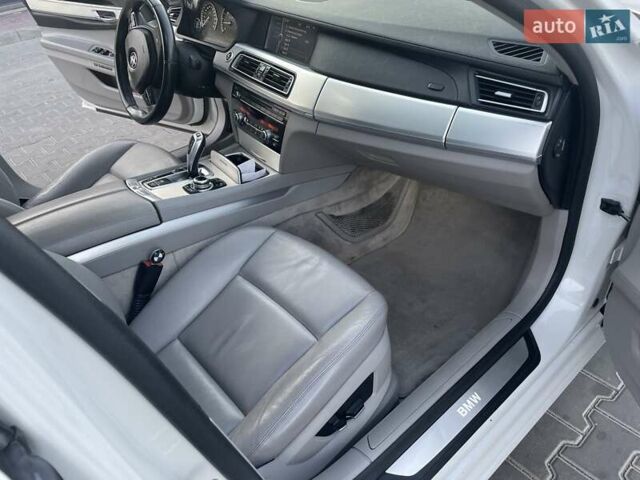 Білий БМВ 7 Серія, об'ємом двигуна 2.99 л та пробігом 320 тис. км за 14199 $, фото 8 на Automoto.ua