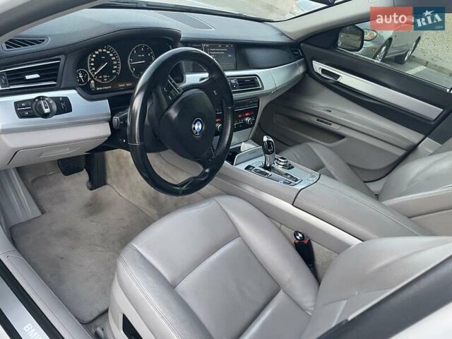 Білий БМВ 7 Серія, об'ємом двигуна 2.99 л та пробігом 320 тис. км за 14199 $, фото 11 на Automoto.ua
