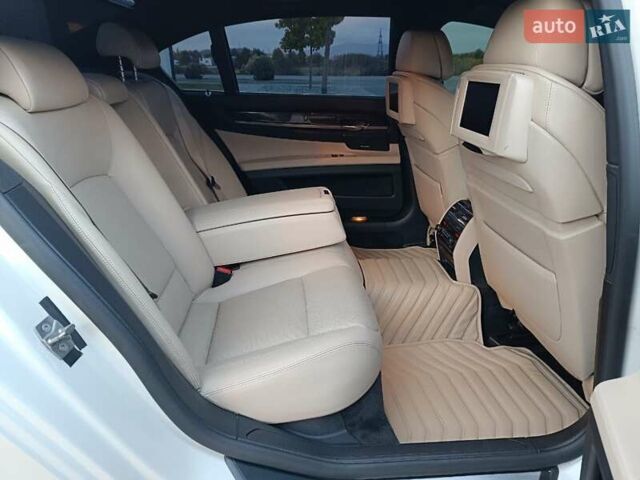 Белый БМВ 7 Серия, объемом двигателя 4.39 л и пробегом 268 тыс. км за 9500 $, фото 32 на Automoto.ua