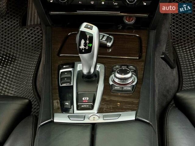 Білий БМВ 7 Серія, об'ємом двигуна 3 л та пробігом 133 тис. км за 12500 $, фото 47 на Automoto.ua