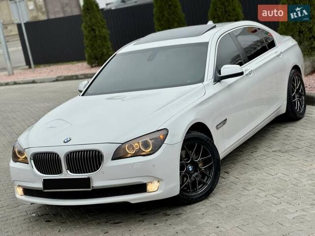 Білий БМВ 7 Серія, об'ємом двигуна 3 л та пробігом 133 тис. км за 12500 $, фото 11 на Automoto.ua