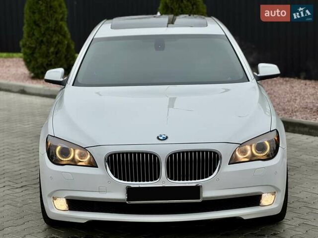 Білий БМВ 7 Серія, об'ємом двигуна 3 л та пробігом 133 тис. км за 12500 $, фото 13 на Automoto.ua