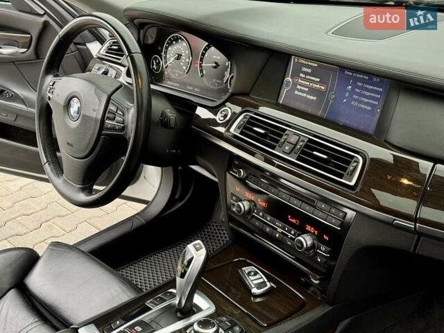 Білий БМВ 7 Серія, об'ємом двигуна 3 л та пробігом 133 тис. км за 12500 $, фото 52 на Automoto.ua