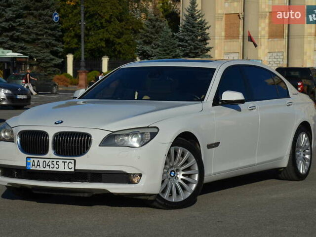 Білий БМВ 7 Серія, об'ємом двигуна 4.4 л та пробігом 171 тис. км за 15100 $, фото 3 на Automoto.ua