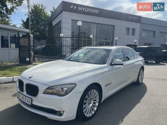 Белый БМВ 7 Серия, объемом двигателя 4.39 л и пробегом 231 тыс. км за 17700 $, фото 2 на Automoto.ua