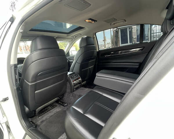 Белый БМВ 7 Серия, объемом двигателя 4.39 л и пробегом 231 тыс. км за 17700 $, фото 15 на Automoto.ua